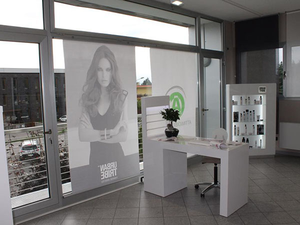 Production-of-table-for-beauty-salons